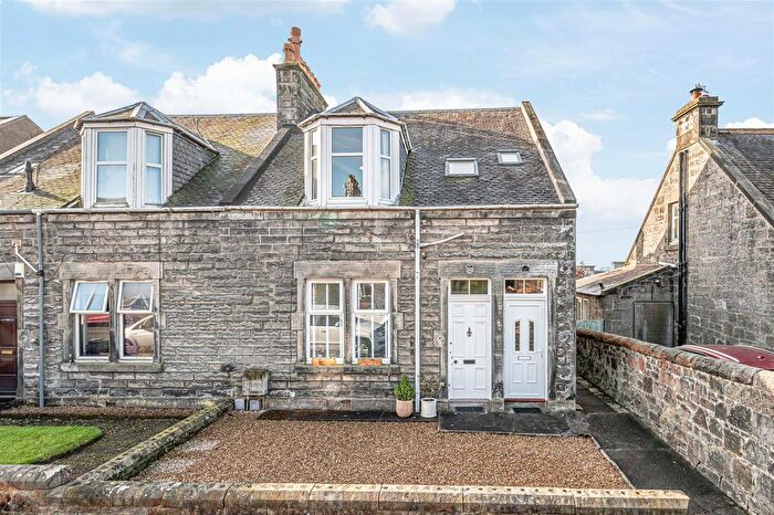 2 Bedroom Flat For Sale In Dewar Street, Dunfermline, KY12