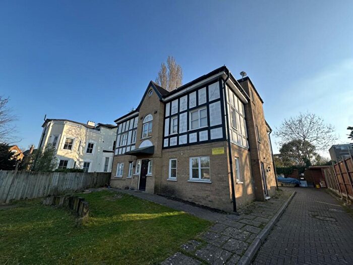 2 Bedroom Flat To Rent In Manser Court, Lawrie Park Gardens, Sydenham, SE26