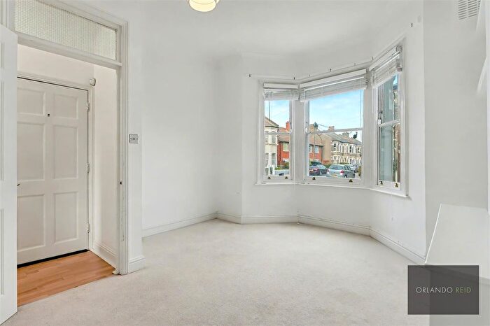 1 Bedroom Flat To Rent In Kimberley Road, Clapham, SW9