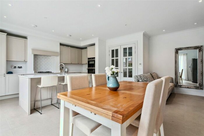 4 Bedroom End Of Terrace House To Rent In Barrons Chase, Richmond, Surrey, TW10