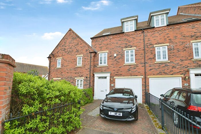 3 Bedroom Town House For Sale In River View, Newark, NG24