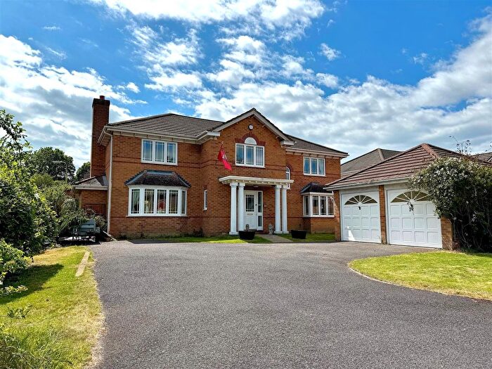5 Bedroom Detached House For Sale In Johnson View, Whiteley, PO15