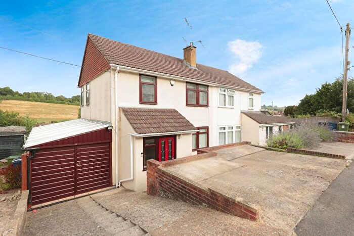 3 Bedroom Semi-Detached House For Sale In Glenister Road, Chesham, HP5