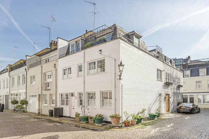 4 Bedroom Flat To Rent In Princes Gate Mews, London, SW7
