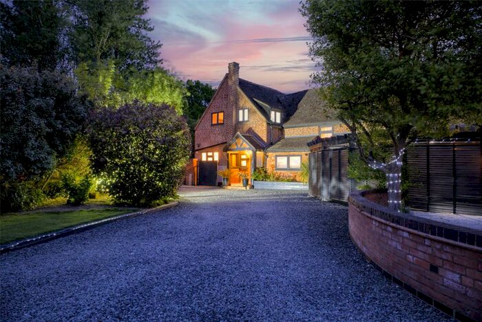 4 Bedroom Detached House For Sale In Birmingham Road, Kenilworth, Solihull, CV8