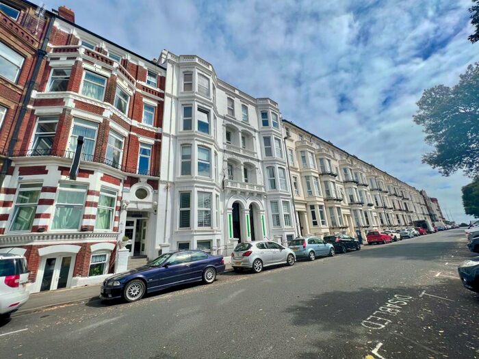 1 Bedroom Apartment To Rent In Dolphin Apartments, Southsea, PO5