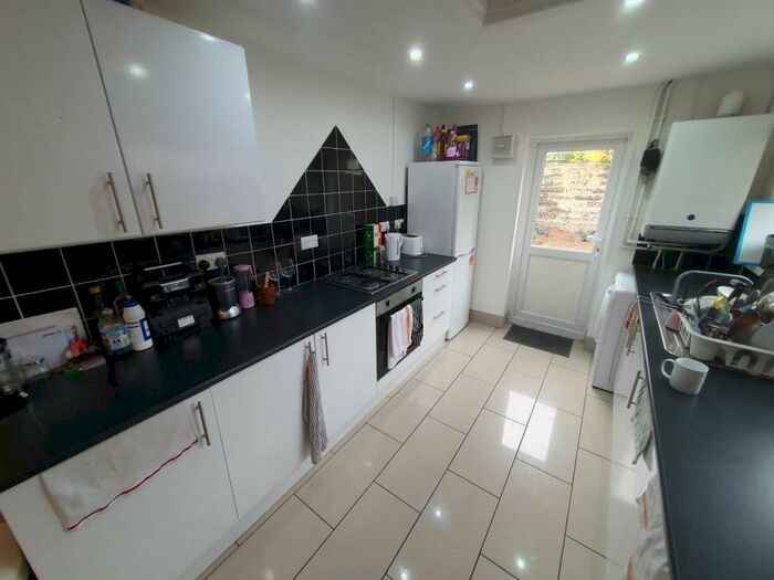 5 Bedroom House To Rent In Woodville Road, Cathays, Cardiff, CF24