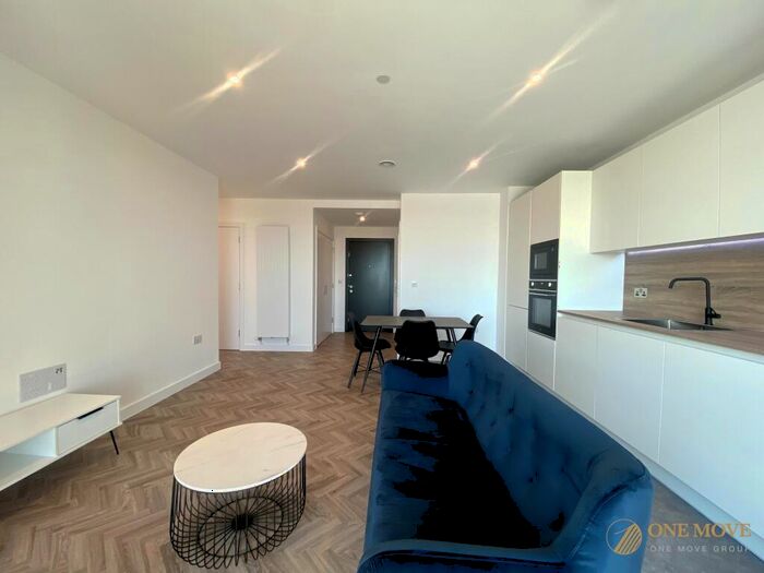 2 Bedroom Flat To Rent In Makers Yard, Skyline Apartments, E3