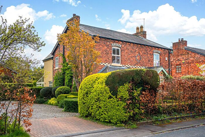 3 Bedroom Semi Detached House For Sale In Grimshaw Green Lane, Hilldale, WN8