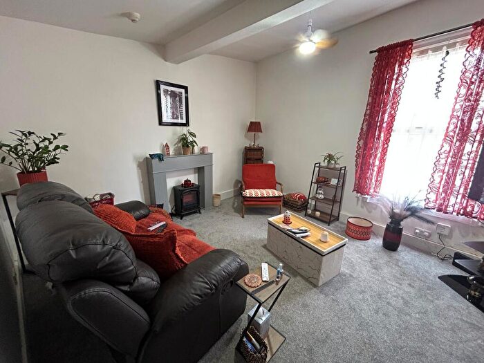 1 Bedroom Flat To Rent In Northenden Road, Sale, M33