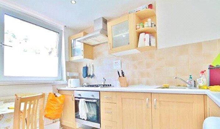 1 Bedroom Apartment To Rent In Beachcroft Way, London, N19