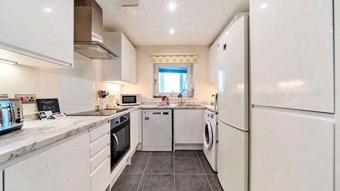 2 Bedroom Flat For Sale In Old Trafford, Manchester, M15