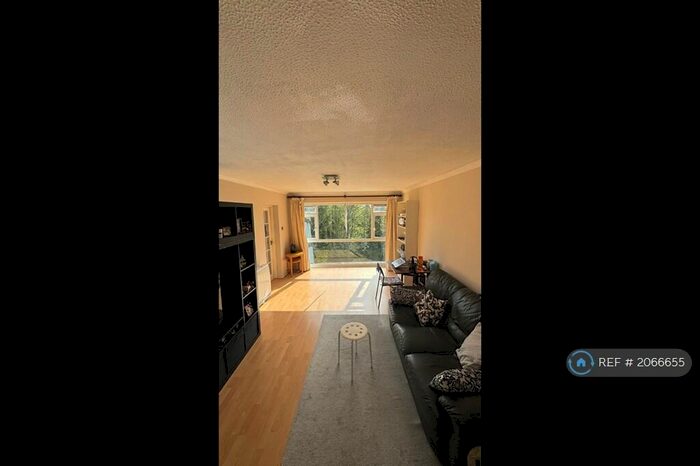 2 Bedroom Flat To Rent In Southcote Road, Reading, RG30