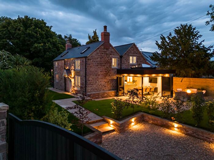 4 Bedroom Detached House For Sale In Turnshaw Road, Ulley, Sheffield, S26