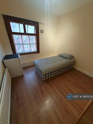 Studio To Rent In Mansfield Road, Nottingham, NG1