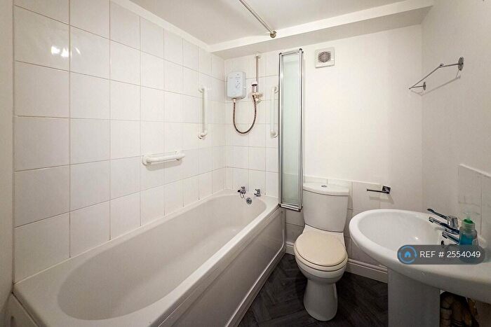 1 Bedroom Flat To Rent In Stamford Arcade, Ashton-Under-Lyne, OL6