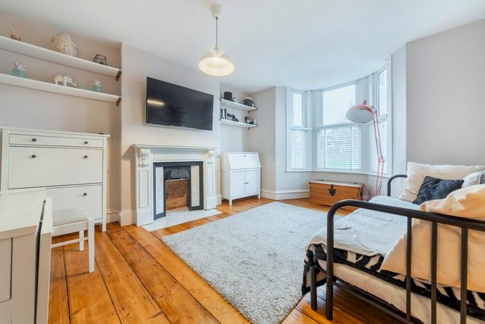 1 Bedroom Flat To Rent In Courthill Road, Hither Green, Lewisham, London, SE13