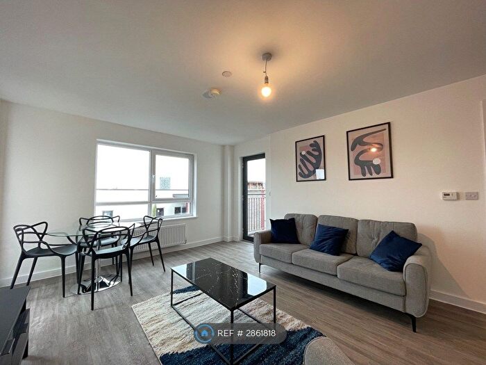 2 Bedroom Flat To Rent In Hurst St, Liverpool, L1