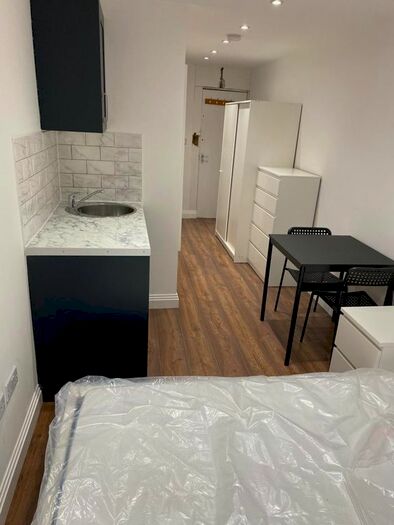 Studio To Rent In Derby Road, Hounslow, TW3