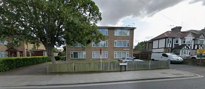 1 Bedroom Flat To Rent In Kneller Road, Twickenham, TW2