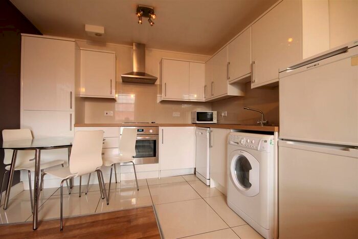 3 Bedroom Apartment To Rent In St Andrews Street, City Centre, NE1