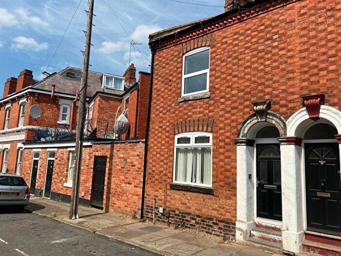 3 Bedroom House To Rent In Military Road, Northampton, NN1