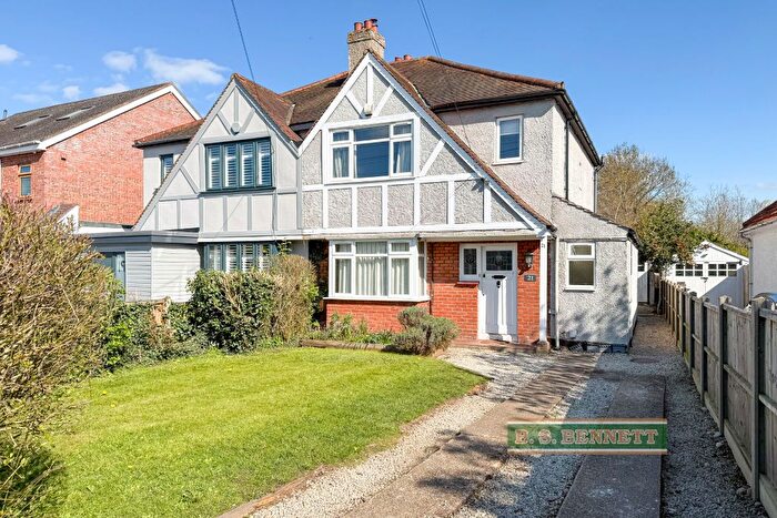 3 Bedroom Semi Detached House For Sale In Staines Road, Wraysbury, TW19