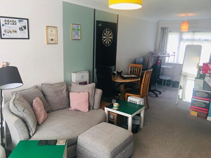 1 Bedroom Flat To Rent In Solent Court, Garrard Gardens, Sutton Coldfield, B73