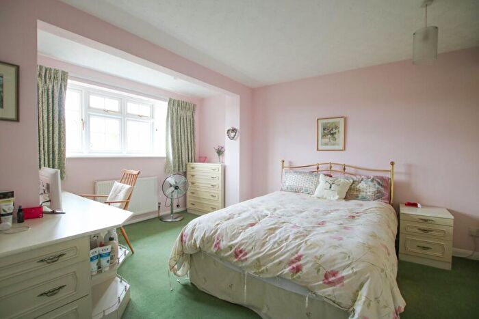 4 Bedroom Detached House For Sale In Martins Drive, Wokingham, RG41