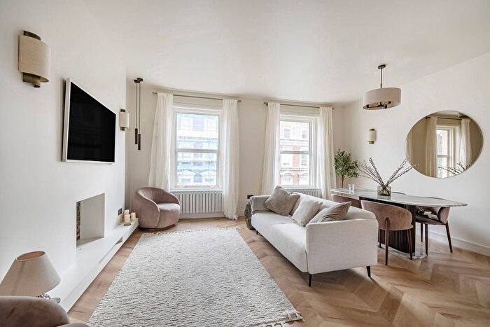 2 Bedroom Flat For Sale In Clifton Road, Little Venice, London, W9