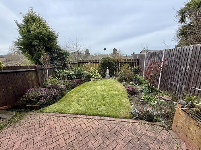 1 Bedroom Maisonette To Rent In Greenham Wood, Bracknell, RG12