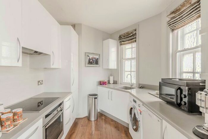1 Bedroom Flat To Rent In Baker Street, Marylebone, London, NW1
