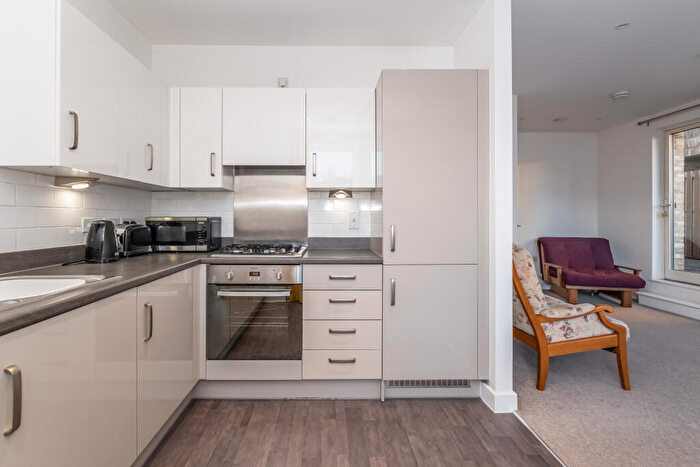 1 Bedroom Flat For Sale In Hilltop Avenue, London, NW10