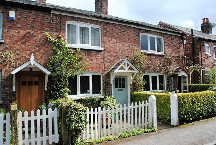2 Bedroom Cottage To Rent In Mount Pleasant, Wilmslow, SK9