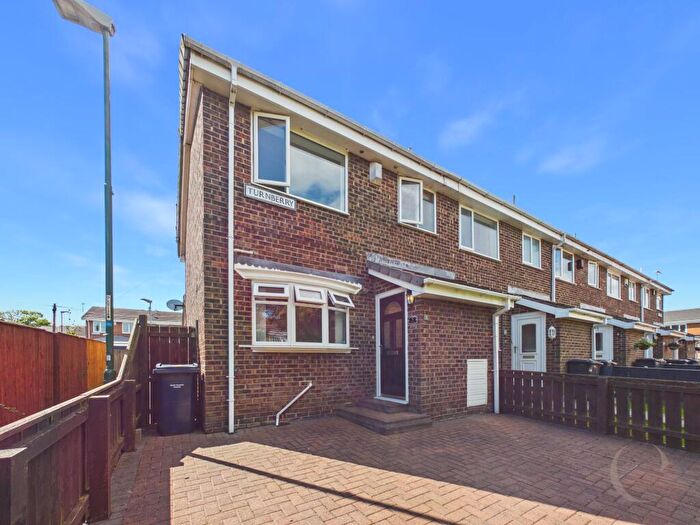 3 Bedroom End Of Terrace House For Sale In Turnberry, South Shields, NE33