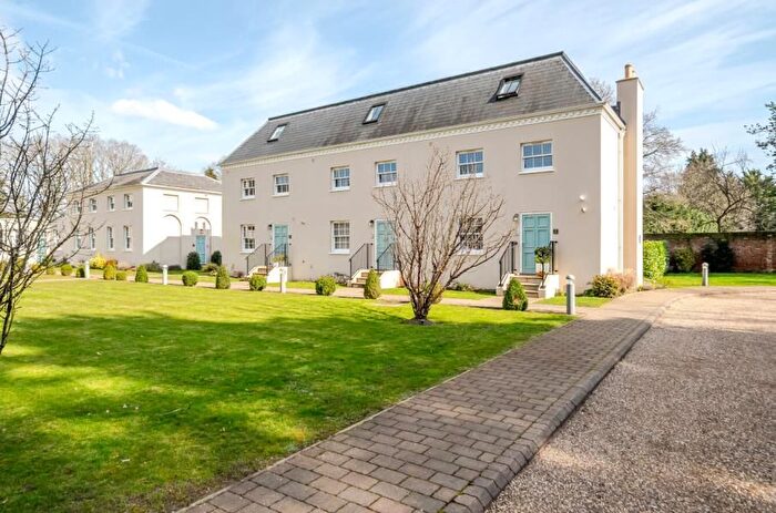 3 Bedroom Town House To Rent In Stroude Road, Egham, TW20