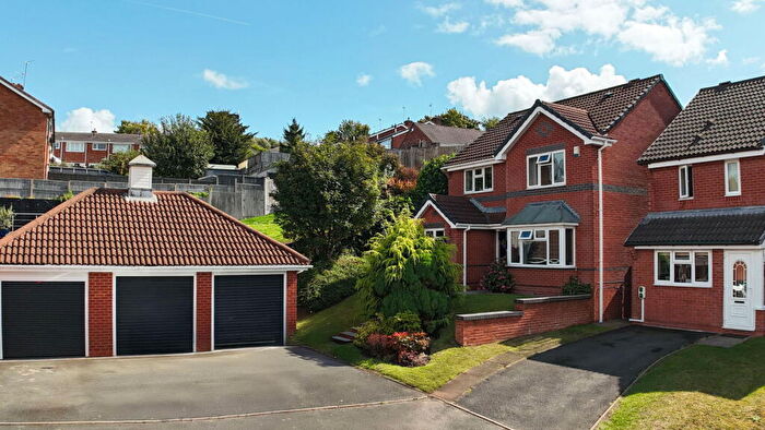 4 Bedroom Detached House For Sale In Wilmot Gardens, Dudley, DY1