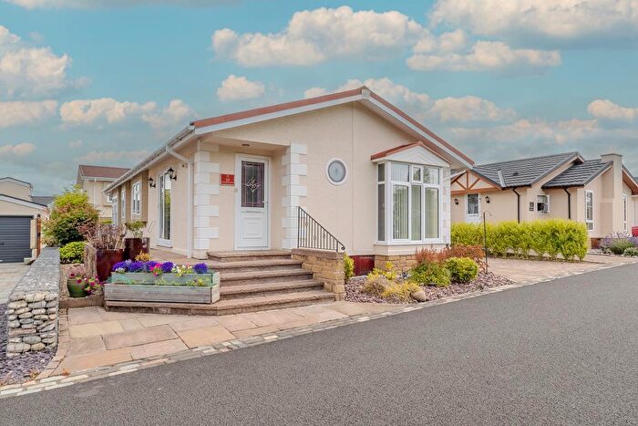 2 Bedroom Park Home For Sale In Deer Ridge Drive, Stepps, North Lanarkshire, G33