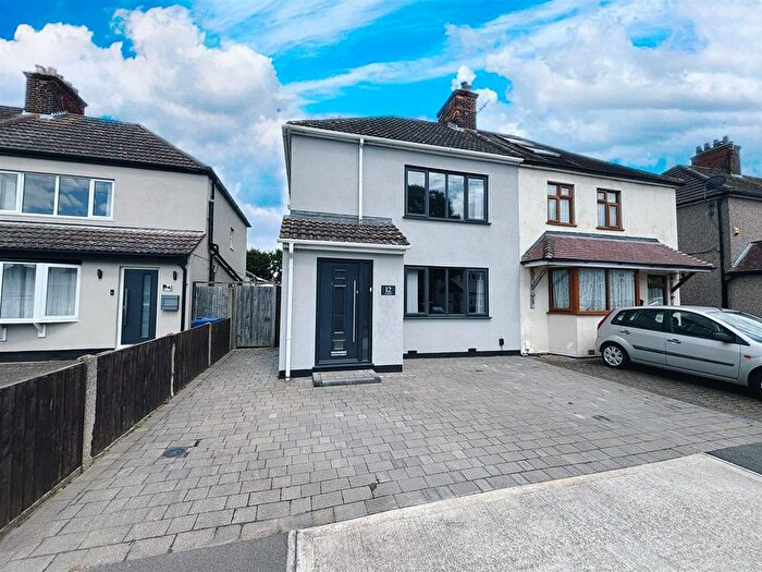 3 Bedroom Semi-Detached House For Sale In Conrad Road, Stanford-Le-Hope, SS17