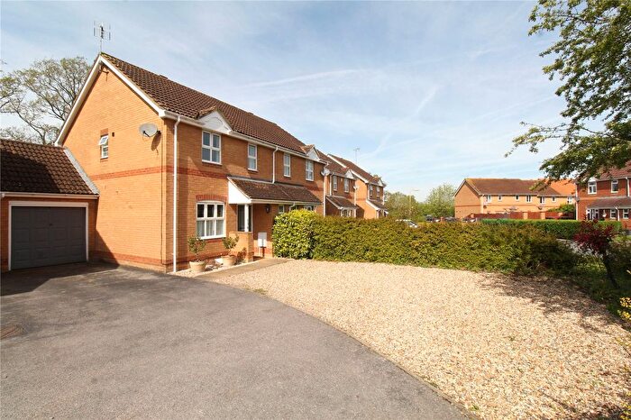 3 Bedroom Semi-Detached House For Sale In Hop Garden Road, Hook, Hampshire, RG27
