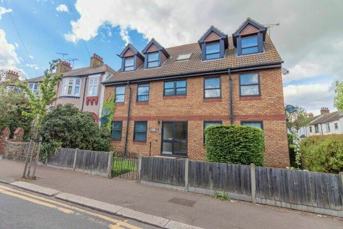 1 Bedroom Flat To Rent In Glenmar Court, Leigh-On-Sea, SS9