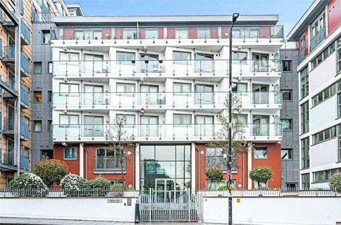 2 Bedroom Flat For Sale In Sumner Road, London, SE15
