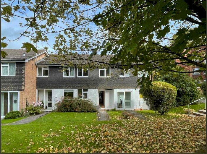 2 Bedroom House To Rent In Newton Court, Haywards Heath, RH16