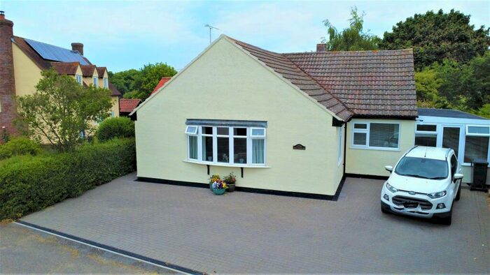 2 Bedroom Bungalow For Sale In Frensham Blackmore End, Braintree, CM7