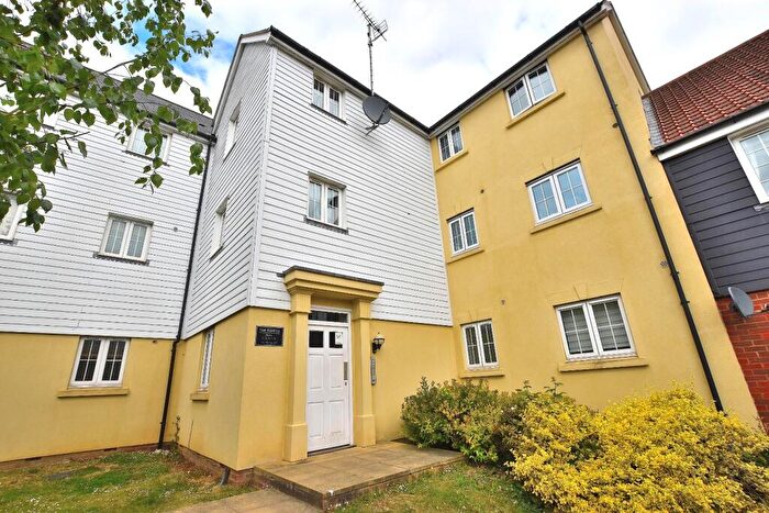 2 Bedroom Flat To Rent In Saines Road, Flitch Green, Dunmow, CM6