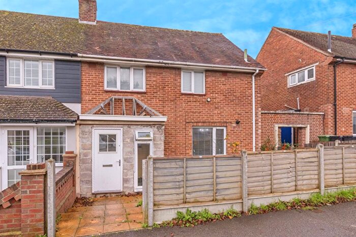 3 Bedroom Semi Detached House For Sale In Deerhurst Crescent, Portsmouth, PO6
