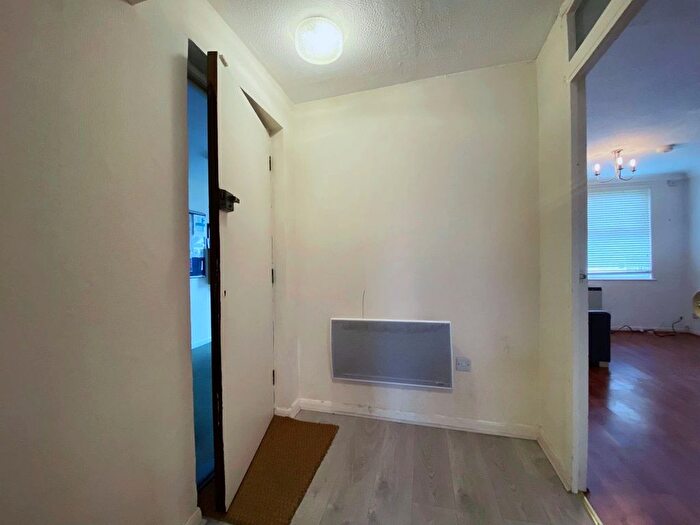 1 Bedroom Studio To Rent In Leigham Court Road, London, SW16
