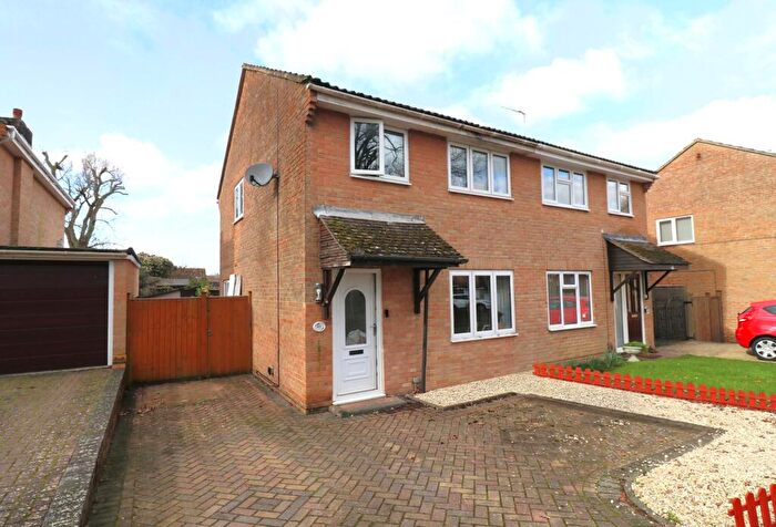 3 Bedroom Semi-Detached House For Sale In Monarch Way, West End, SO30