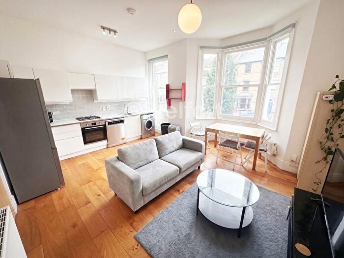 2 Bedroom Flat To Rent In Huddleston Road, London, N7
