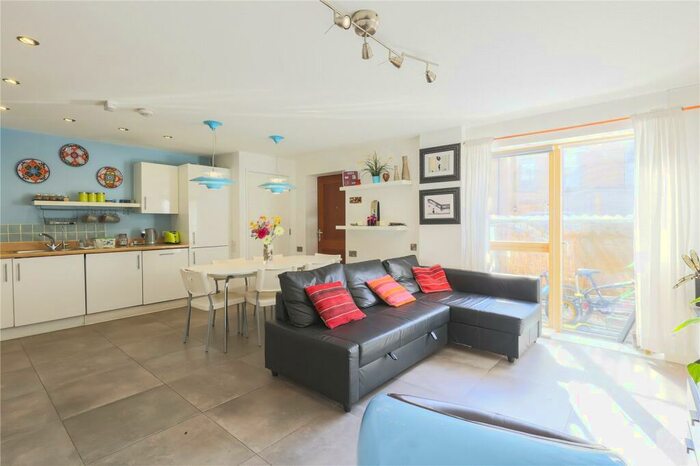 2 Bedroom Apartment To Rent In Chris Pullen Way, Islington, London, N7